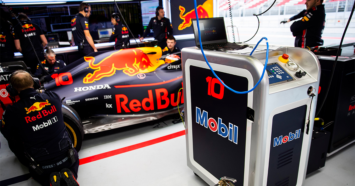 Mobil Racing Look Red Bull Racing and Mobil 1